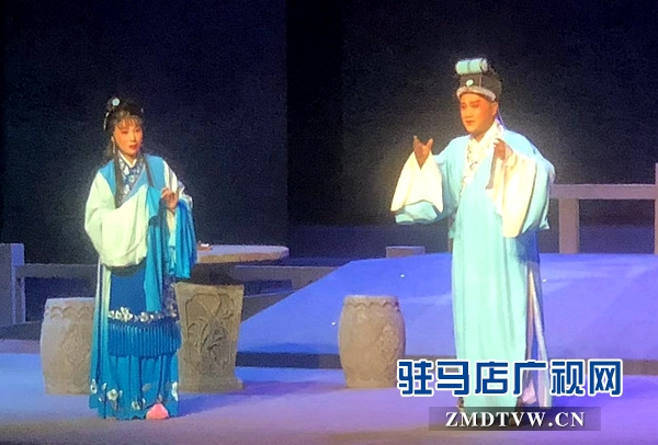 古裝豫劇《梨花》在駐馬店群星劇場(chǎng)精彩上演