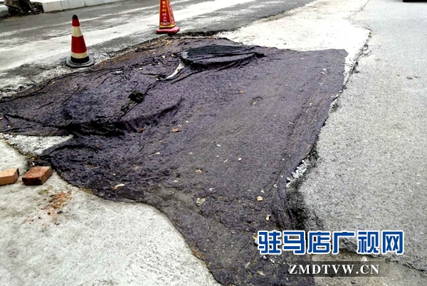 風光路拆除圍擋后路面依舊坑洼 市民期盼再修復(fù)