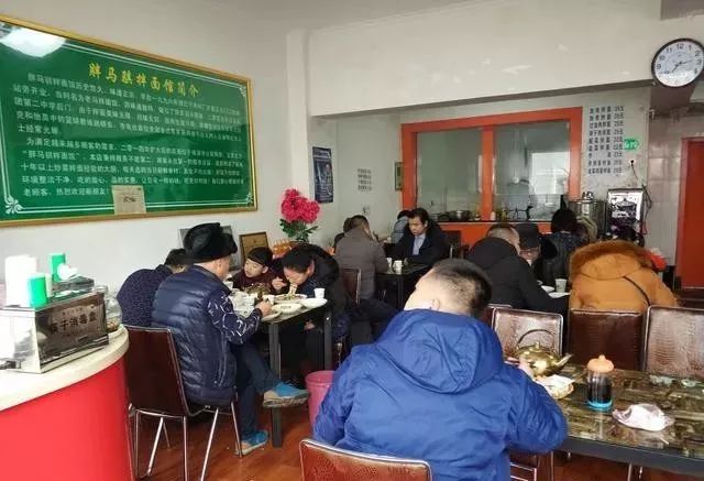 深夜食堂：攢勁弟弟帶你吃！烏魯木齊十大經典拌面館，咱新疆人就好這口... 