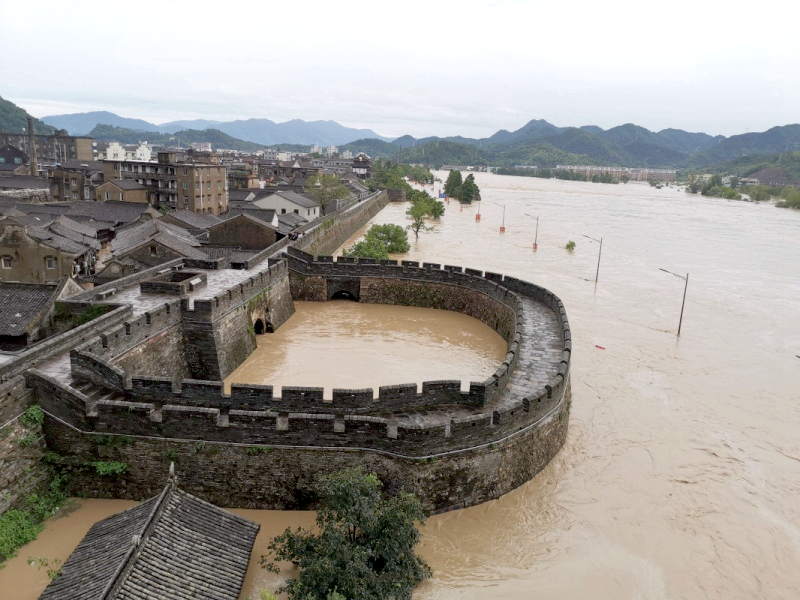 臺風(fēng)侵襲臨海古城：當(dāng)古建筑遭遇洪水猛獸，我們該如何應(yīng)對？ 