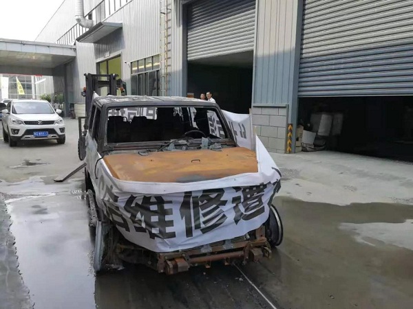 愛車4S店保養(yǎng)檢修，駐馬店車主被通知車自燃燒報(bào)廢