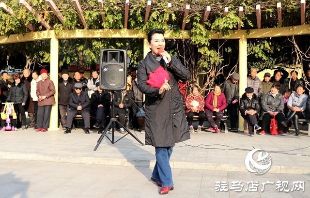 豫劇名家傾情獻(xiàn)唱 市民家門口享受文化大餐