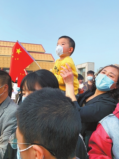 河南第十批支援湖北醫(yī)療隊(duì)凱旋 春暖花開(kāi) 戰(zhàn)“疫”歸來(lái)