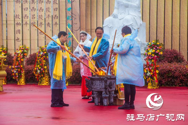 庚子年嫘祖故里拜祖大典舉行 海內(nèi)外嫘祖兒女網(wǎng)絡(luò)共拜人文女祖 