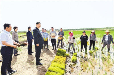 習(xí)近平在寧夏考察時強(qiáng)調(diào)  決勝全面建成小康社會決戰(zhàn)脫貧攻堅(jiān)繼續(xù)建設(shè)經(jīng)濟(jì)繁榮民族團(tuán)結(jié)環(huán)境優(yōu)美人民富裕的美麗新寧夏