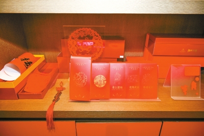 去年文創(chuàng)產(chǎn)品銷(xiāo)售額漲了四倍 河南博物院“劇透”文創(chuàng)年貨