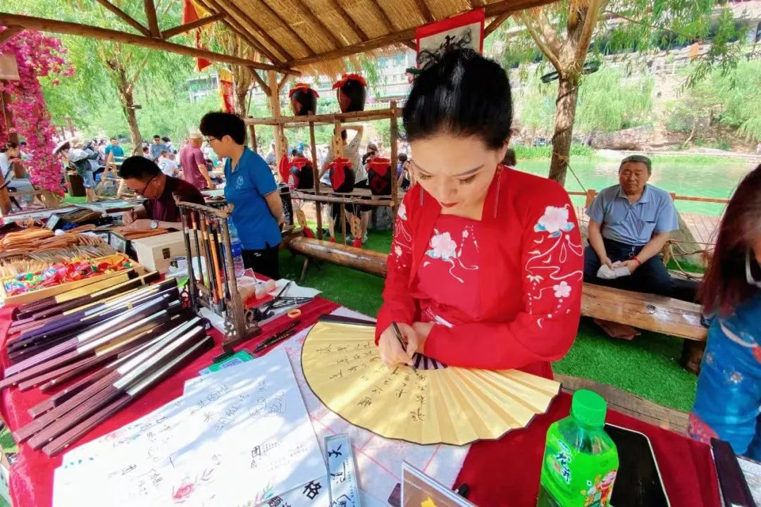 免費游玩、國風游園、文化大餐……端午節(jié)河南文旅消費強勁復(fù)蘇，各大景區(qū)鉚足了干勁兒