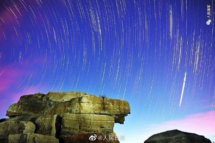 星空+航母+海岸線！人民海軍拍的絕美星空太震撼了