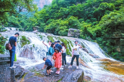 云臺山景區(qū)即日起至7月31日，全國游客免門票