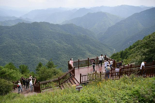 秦嶺清涼小城旅游熱