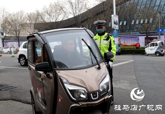 駐馬店：規(guī)范交通管理 文明停放車輛