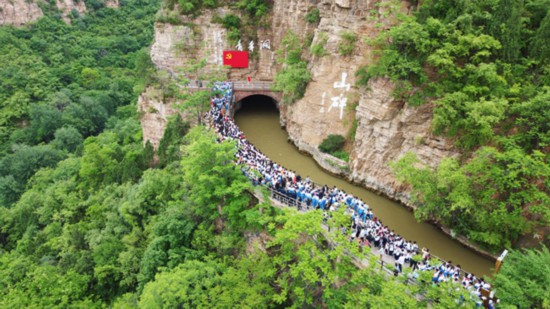 跟著總書記看中國｜弘揚紅旗渠精神 跑好鄉(xiāng)村振興“接力賽”