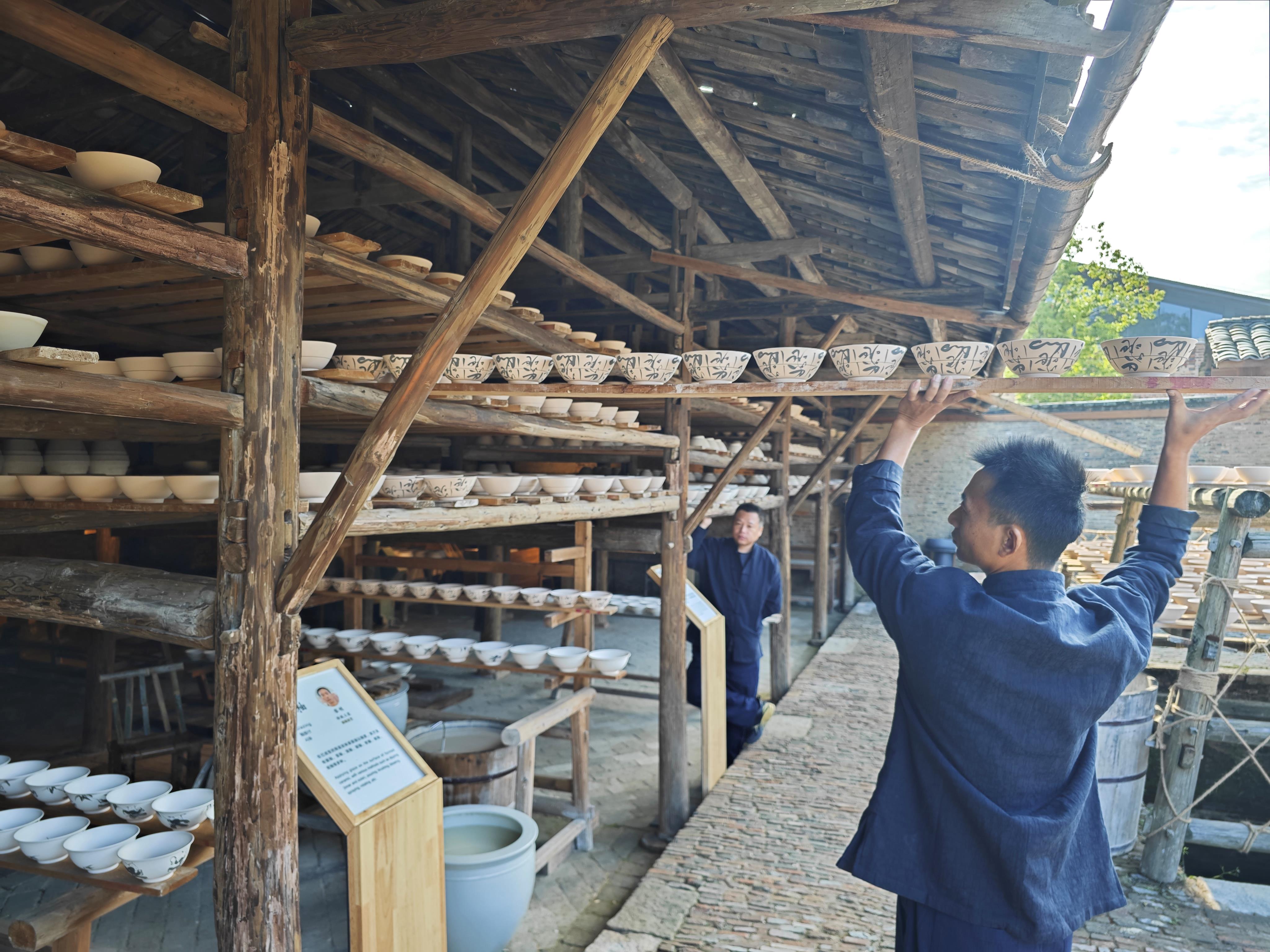 鑒往知來，跟著總書記學(xué)歷史丨陶韻傳千年，瓷路行萬里