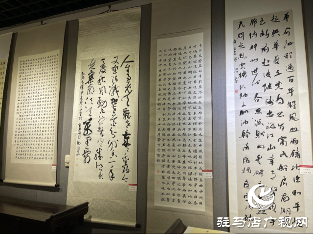 駐馬店市文化館舉行“永遠聽黨話 筆墨潤萬家”河南大書法作品展