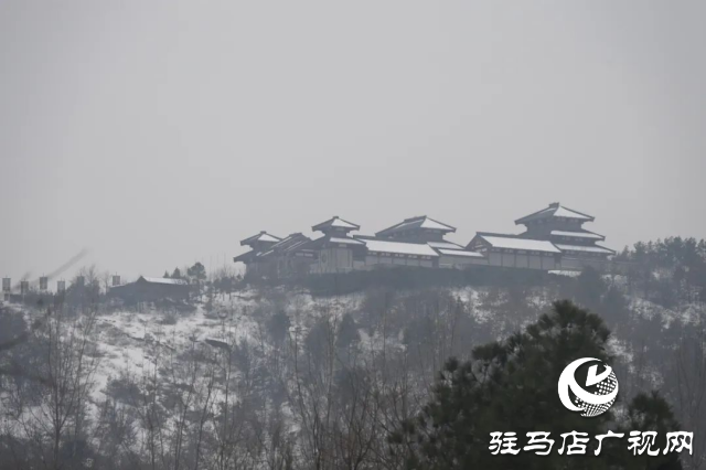 盤古山：晨起開門雪滿山 雪晴云淡日光寒