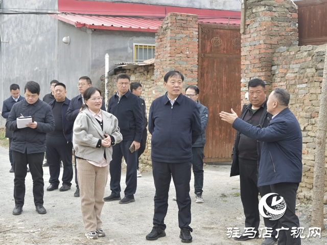 平輿縣縣委書記劉飛到陽城鎮(zhèn)開展“四大攻堅(jiān)日”活動(dòng)