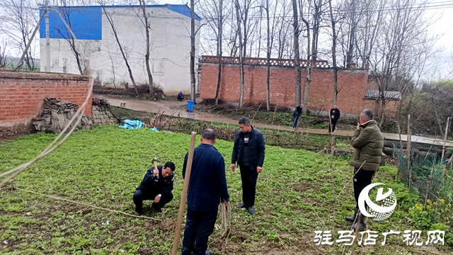 泌陽(yáng)縣公安局高店派出所：民警化身“測(cè)量員”解決土地糾紛受稱贊