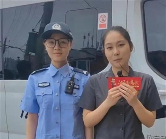 女方不退20多萬彩禮被帶上警車，法院全程直播，網(wǎng)友：好看