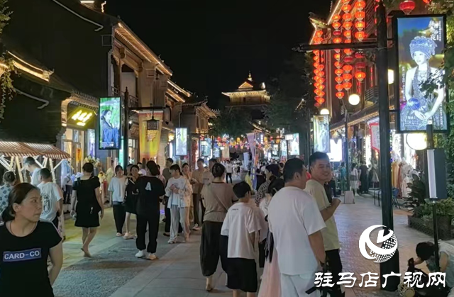 駐馬店皇家驛站暑期夜游火熱