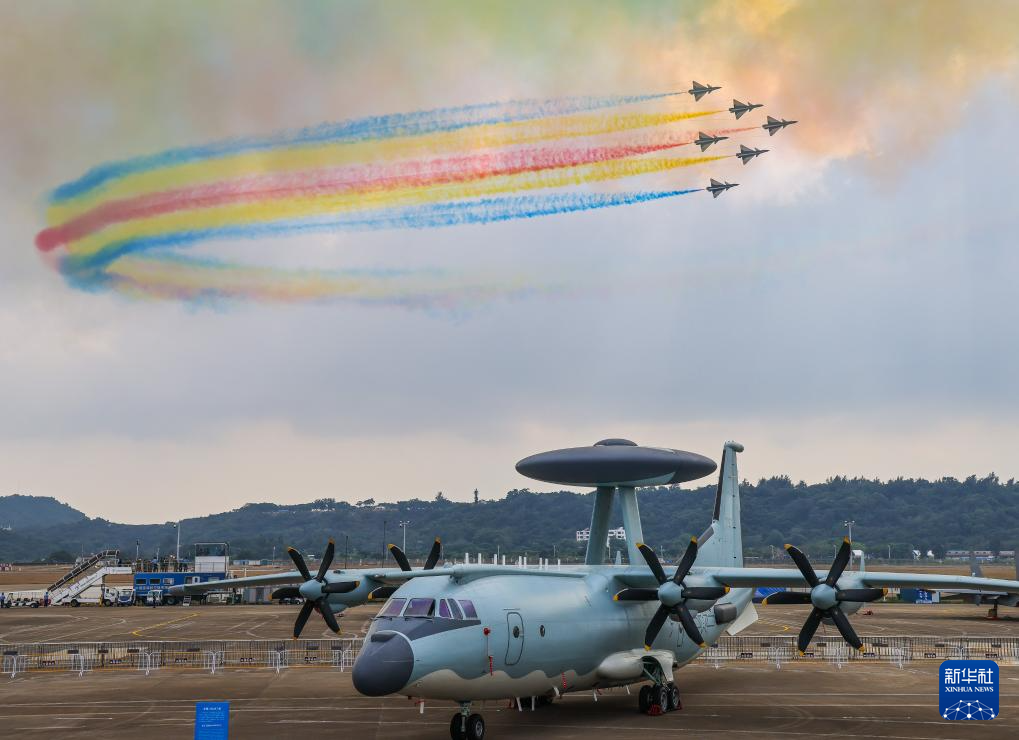 “八一”“紅鷹”展翅珠海為人民空軍慶生