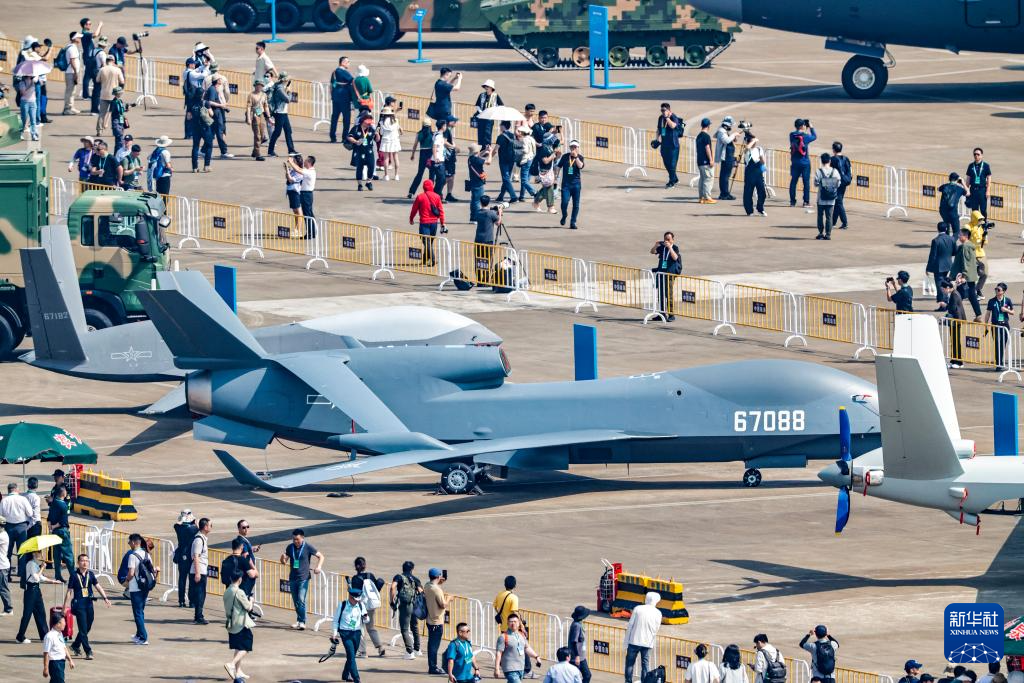 空軍36型武器裝備在中國航展成體系亮相 展現(xiàn)人民空軍轉型跨越新成就